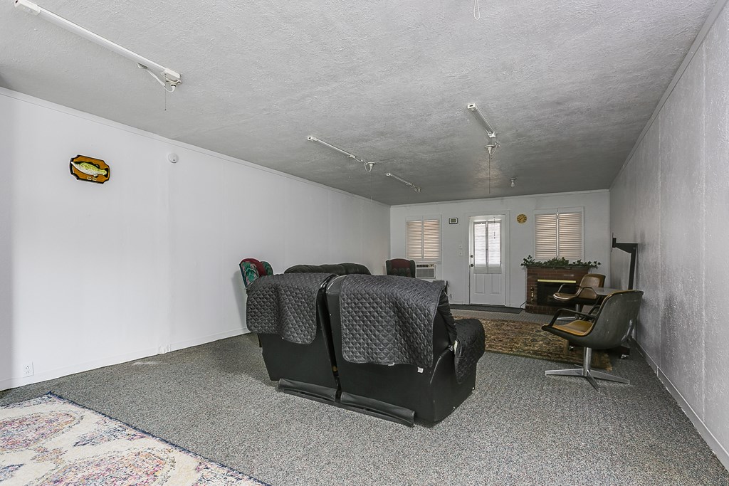 1307 East Ave Property Photo 7