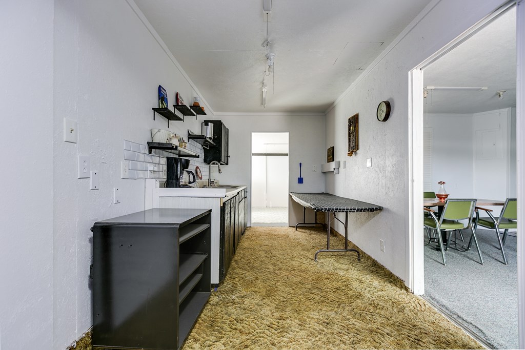 1307 East Ave Property Photo 9
