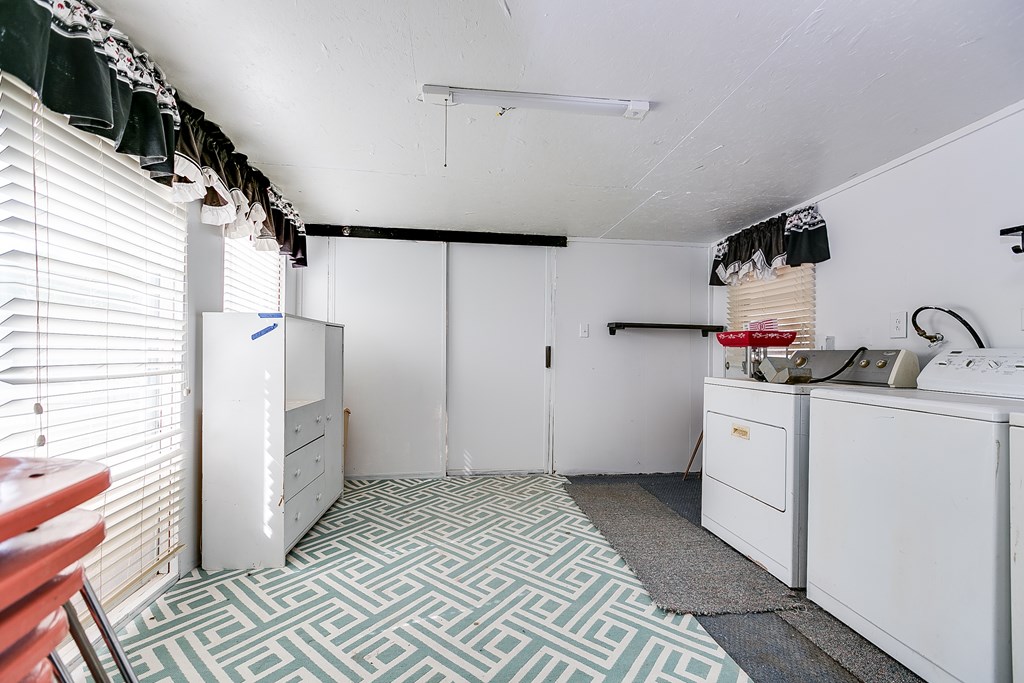 1307 East Ave Property Photo 10