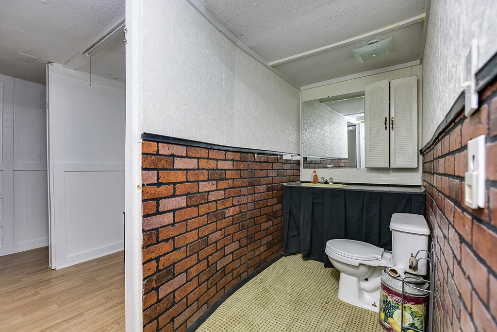 1307 East Ave Property Photo 18