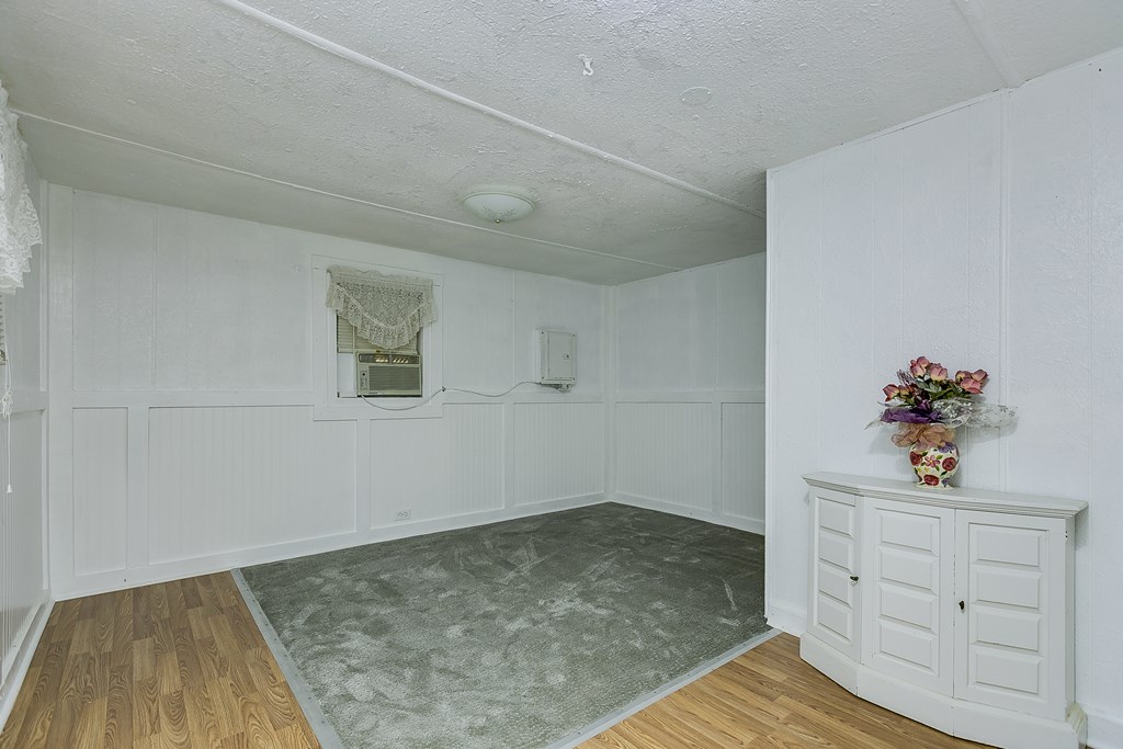 1307 East Ave Property Photo 19