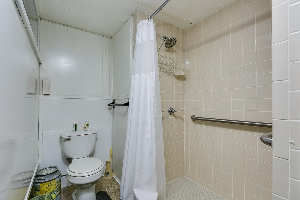1307 East Ave Property Photo 23