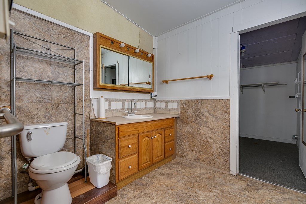 1307 East Ave Property Photo 28