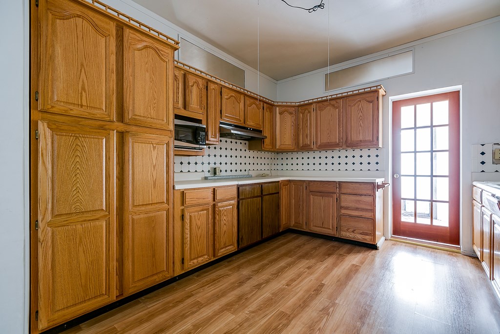 1307 East Ave Property Photo 31