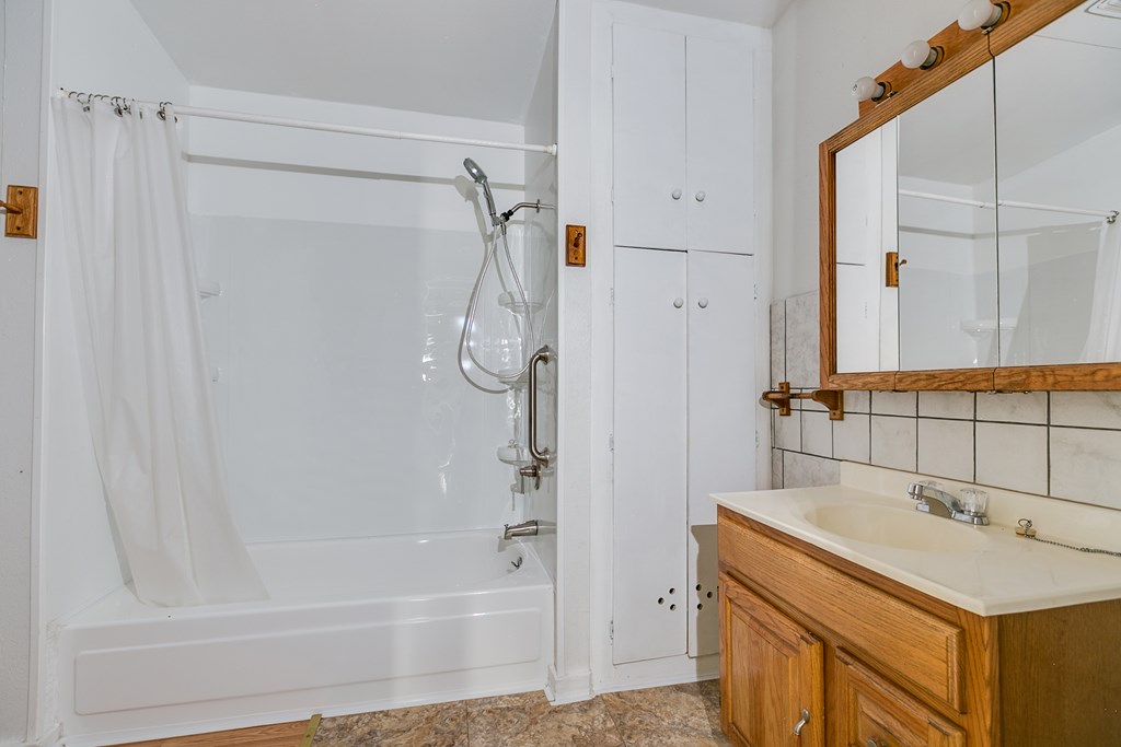 1307 East Ave Property Photo 33