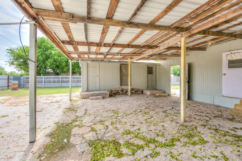 1307 East Ave Property Photo 39