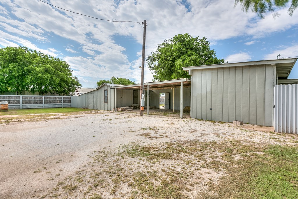 1307 East Ave Property Photo 40