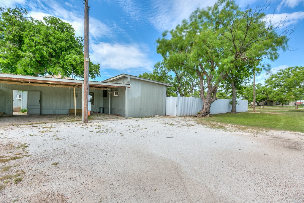 1307 East Ave Property Photo 41
