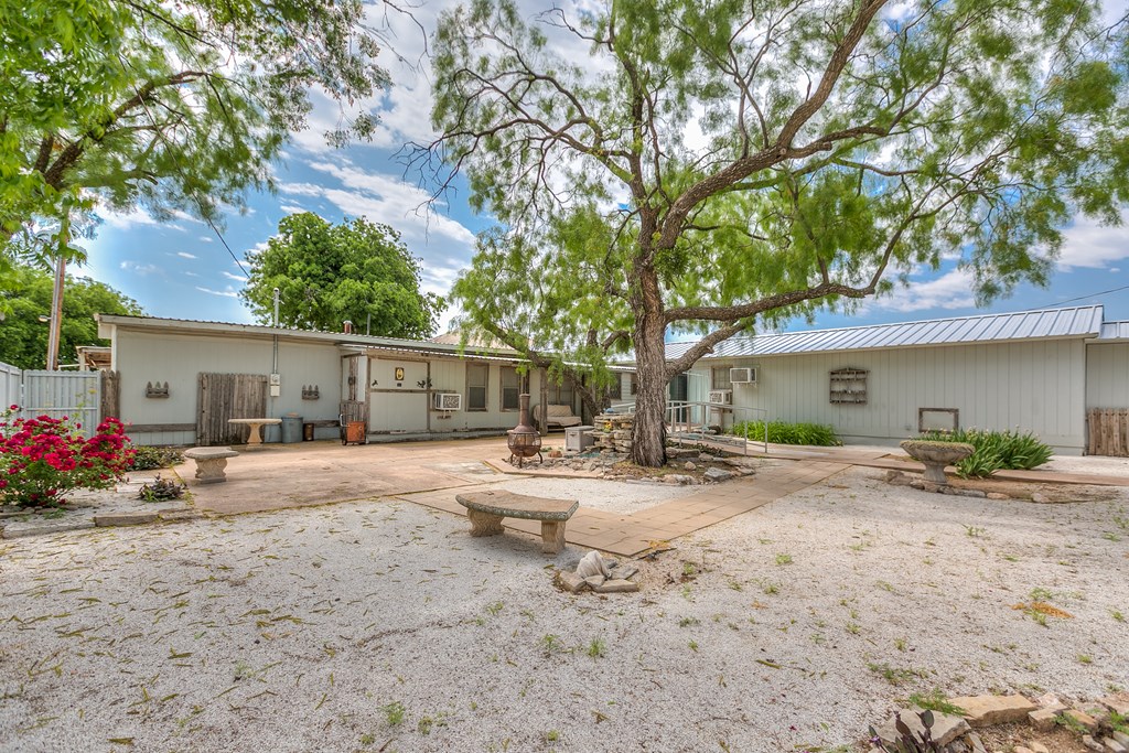 1307 East Ave Property Photo 44