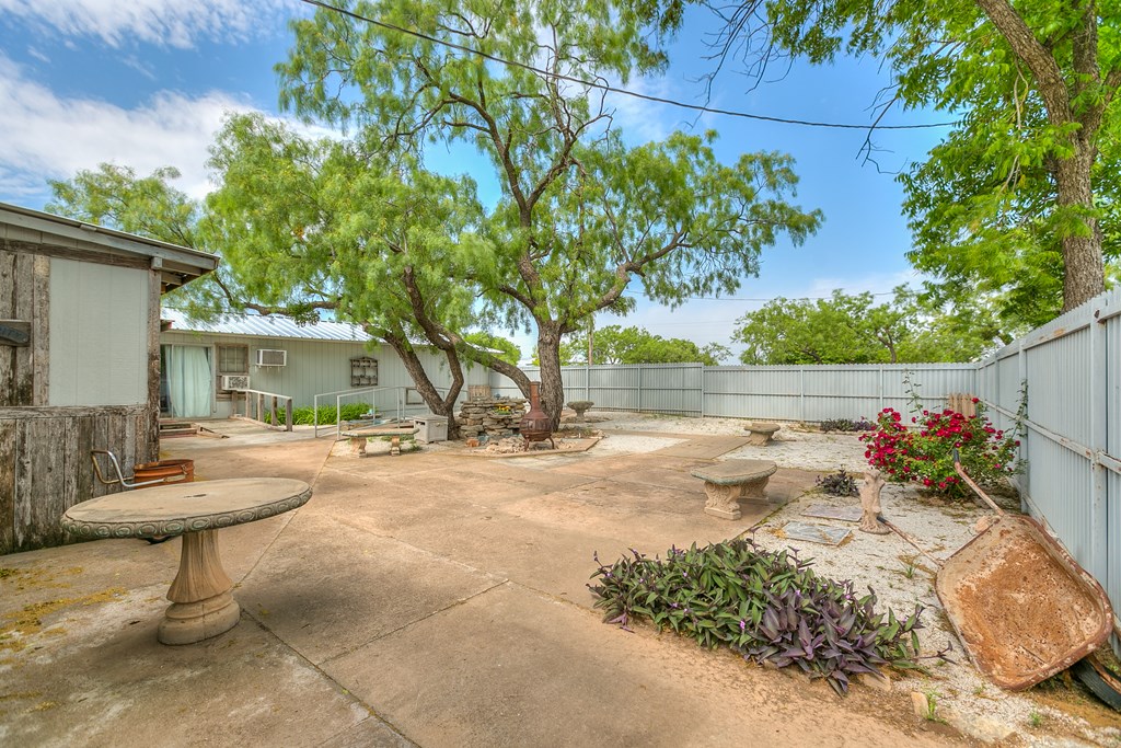 1307 East Ave Property Photo 45