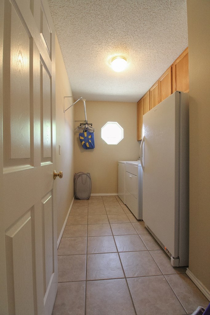 5905 Stratford Ave Property Photo 14