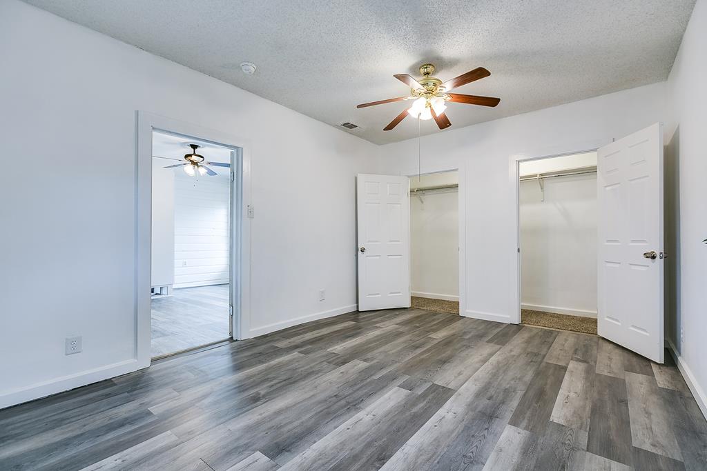 1205 S Bell St Property Photo 12