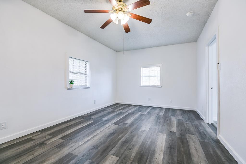 1205 S Bell St Property Photo 13