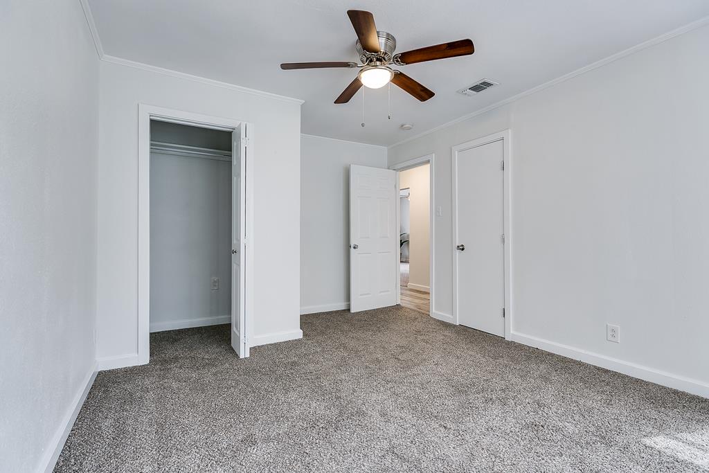 1205 S Bell St Property Photo 20
