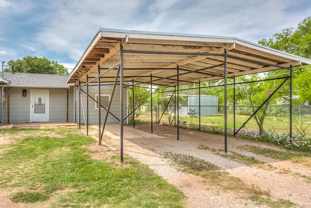 1205 S Bell St Property Photo 21