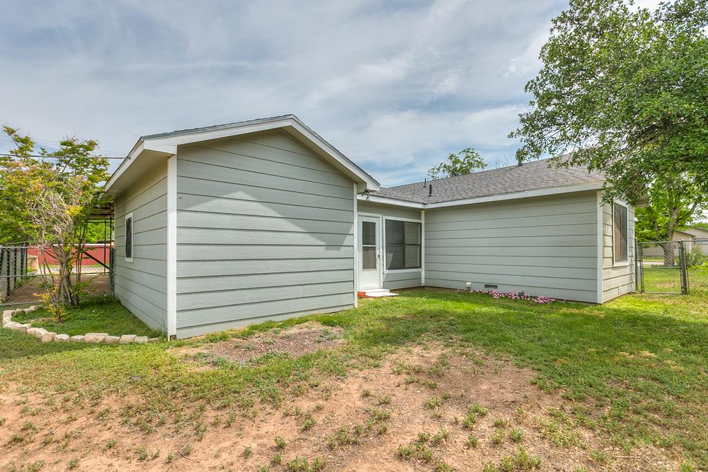 1205 S Bell St Property Photo 22