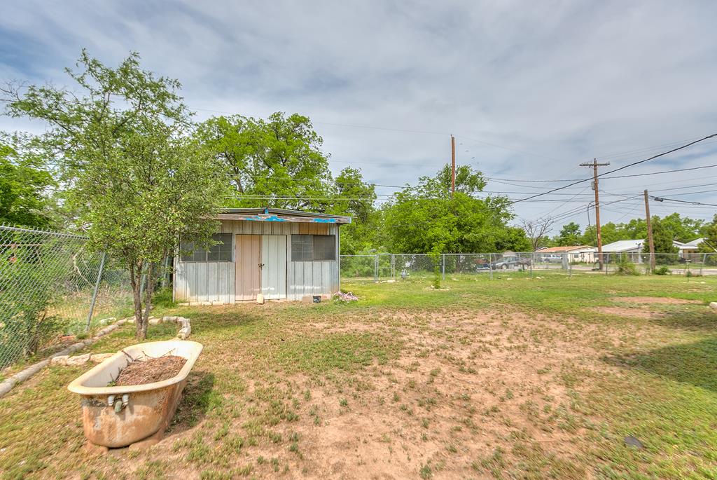 1205 S Bell St Property Photo 23