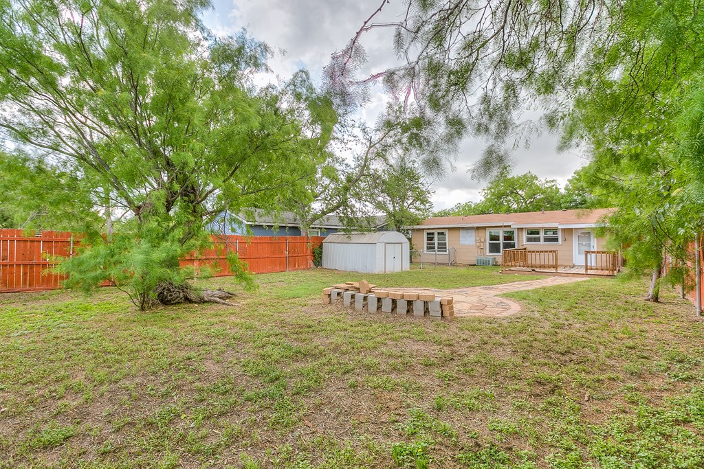 2518 W Harris Ave Property Photo 25