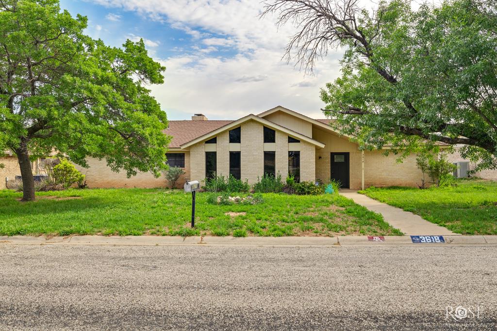 3618 Willowbrook Dr Property Photo 1