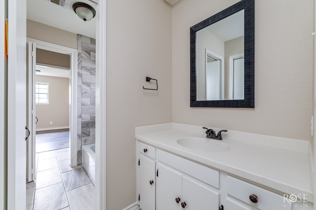 3618 Willowbrook Dr Property Photo 6