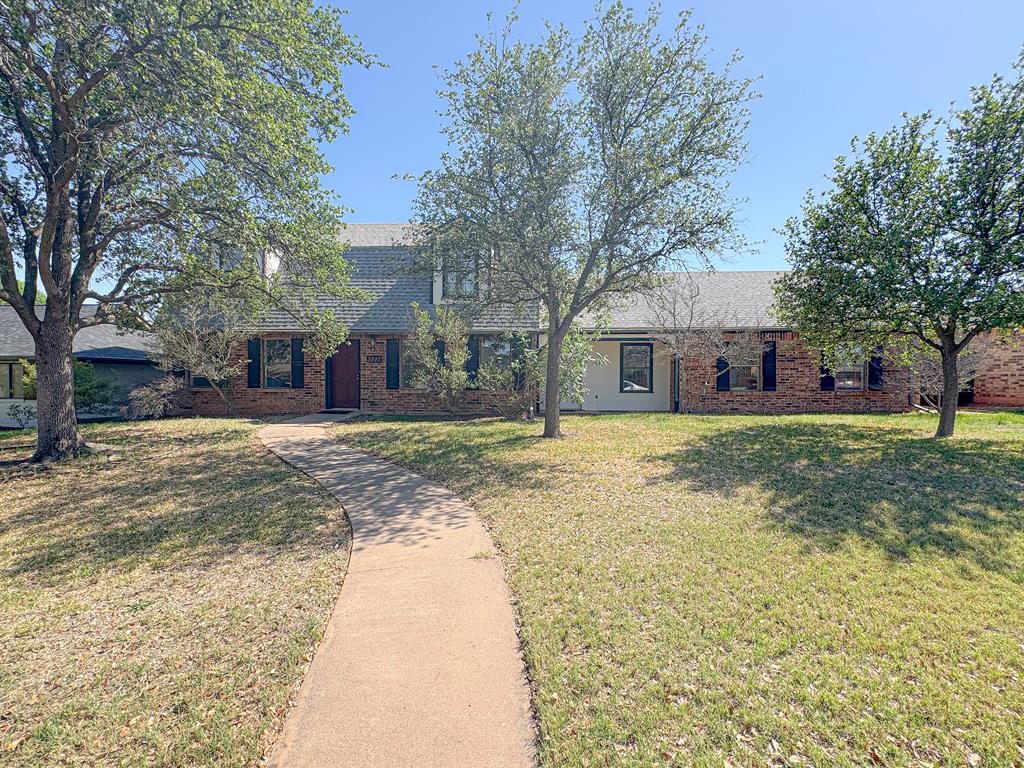 3817 Hillcrest Dr Property Photo 1