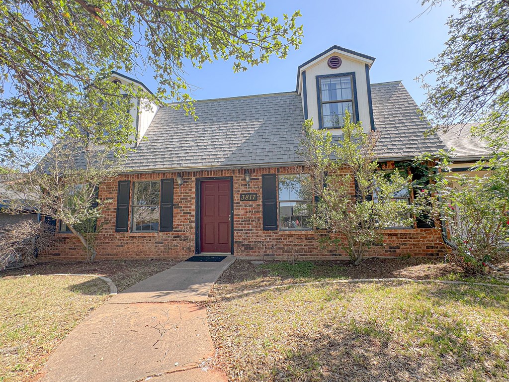 3817 Hillcrest Dr Property Photo 5