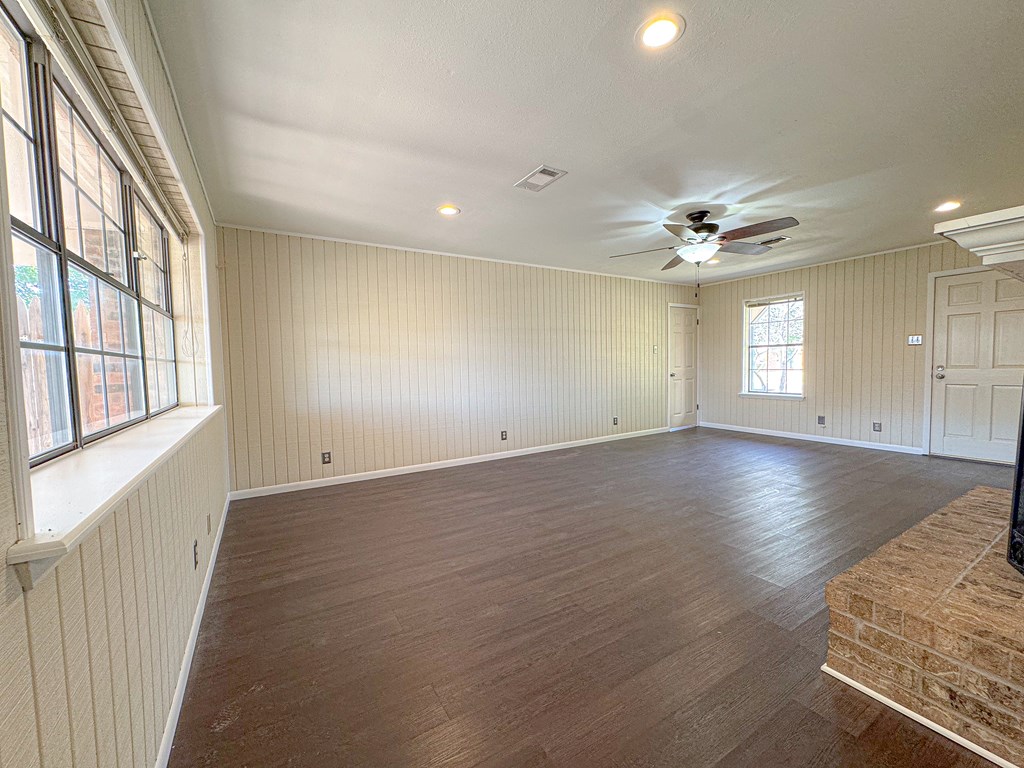 3817 Hillcrest Dr Property Photo 16