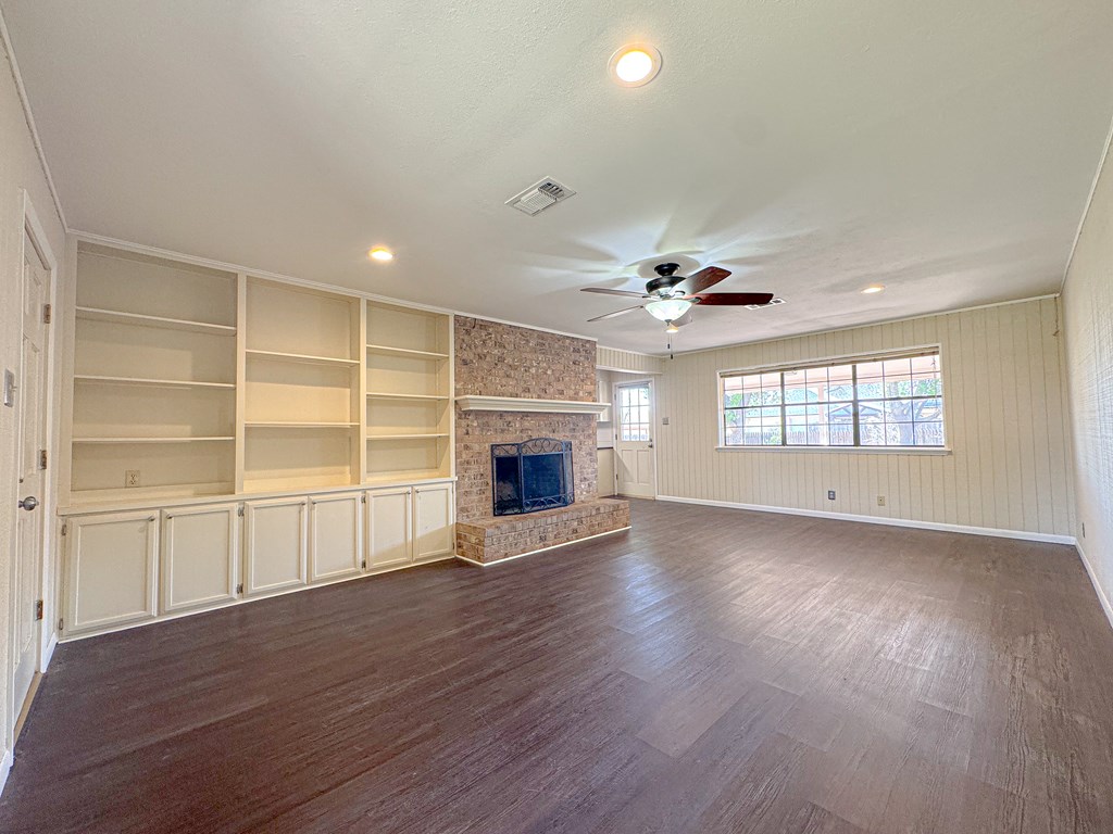 3817 Hillcrest Dr Property Photo 17