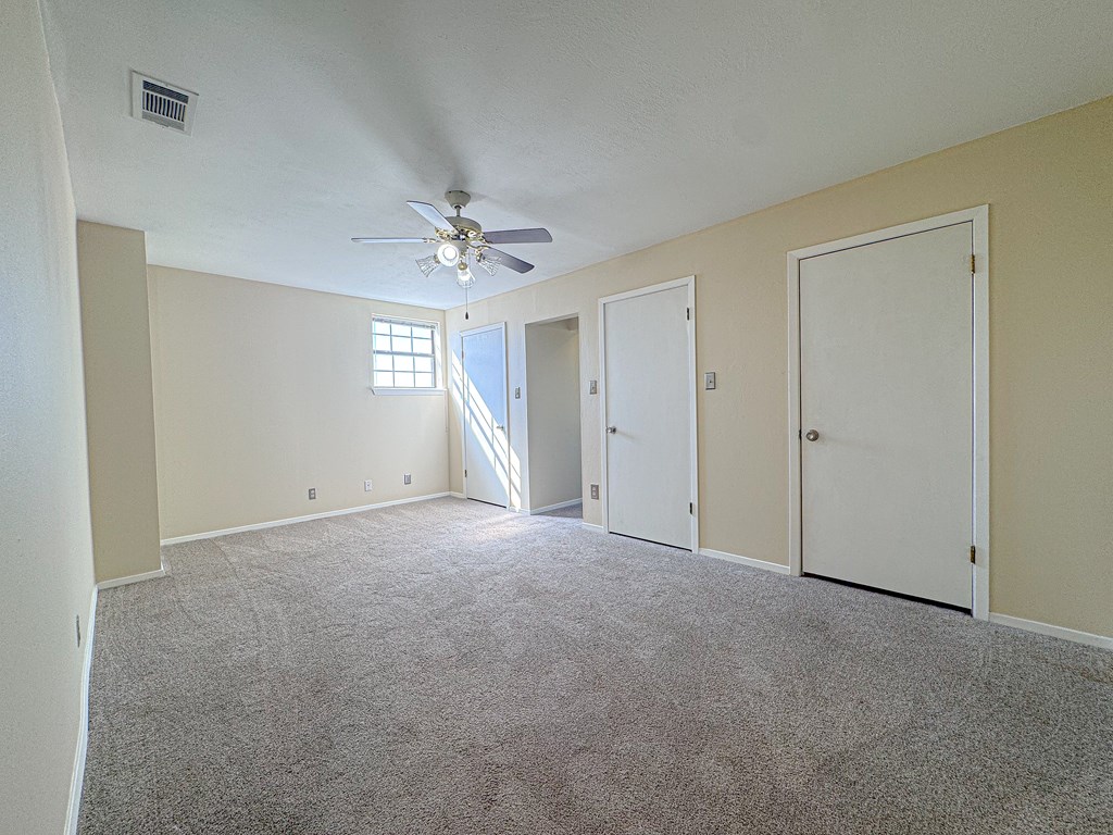 3817 Hillcrest Dr Property Photo 26