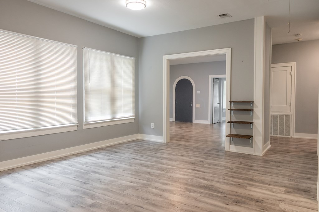 1905 Live Oak St Property Photo 13