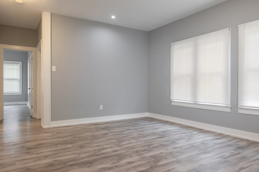 1905 Live Oak St Property Photo 16