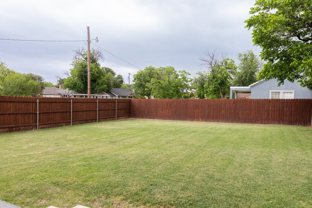 1905 Live Oak St Property Photo 26