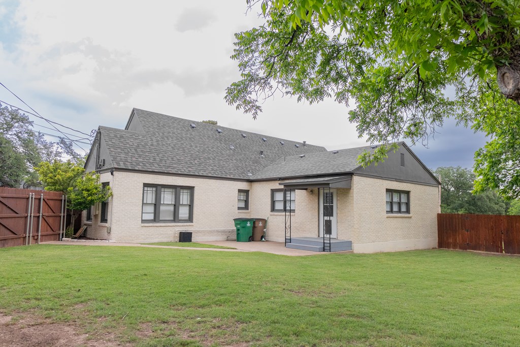 1905 Live Oak St Property Photo 31