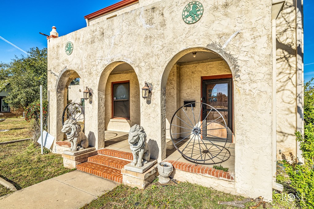 2318 Dallas St Property Photo 5