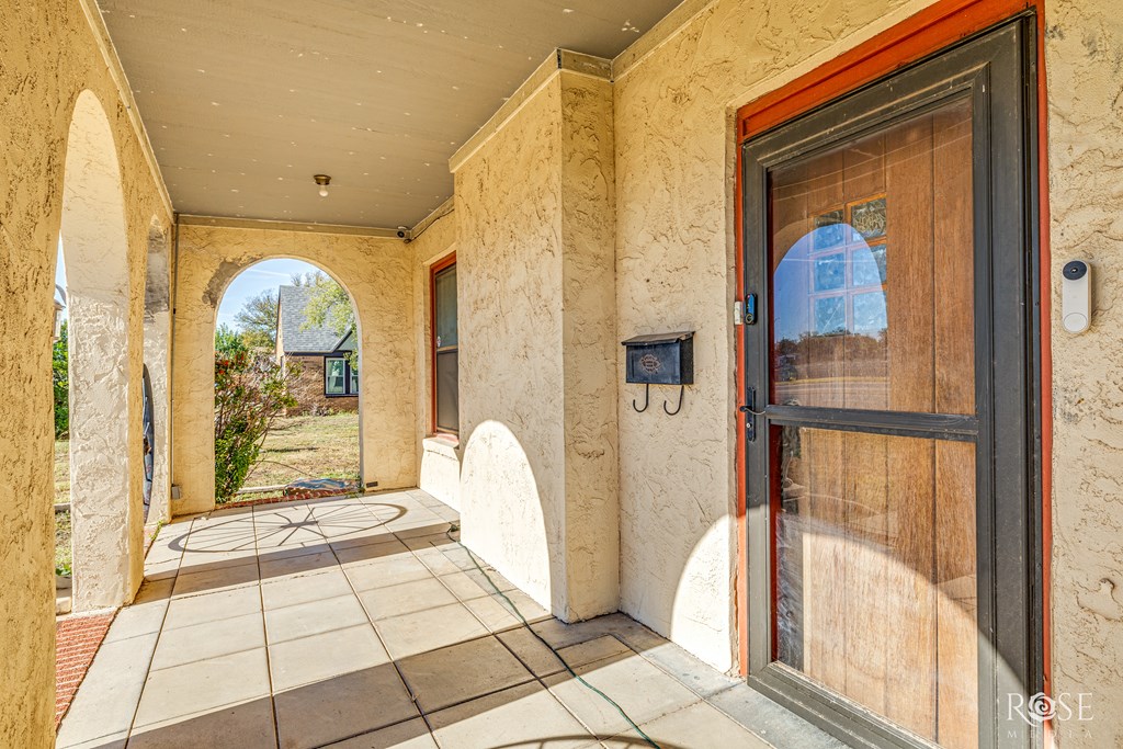 2318 Dallas St Property Photo 6