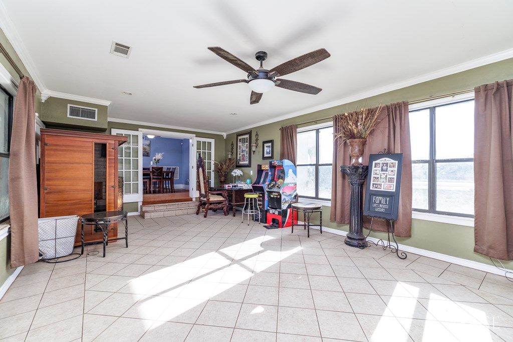 2318 Dallas St Property Photo 12