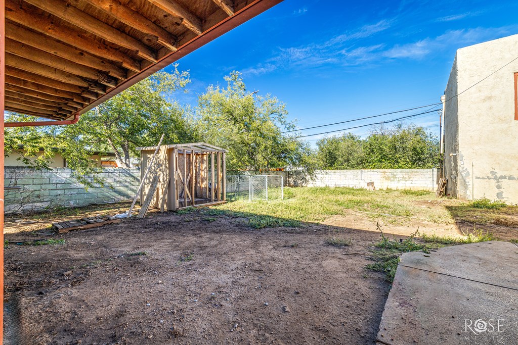2318 Dallas St Property Photo 31