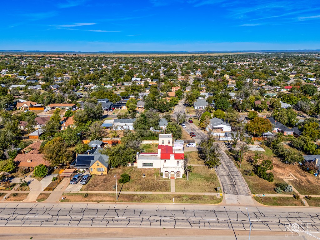 2318 Dallas St Property Photo 37