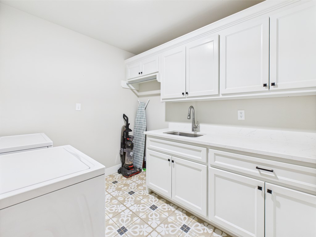 8353 Chad Rd Property Photo 10