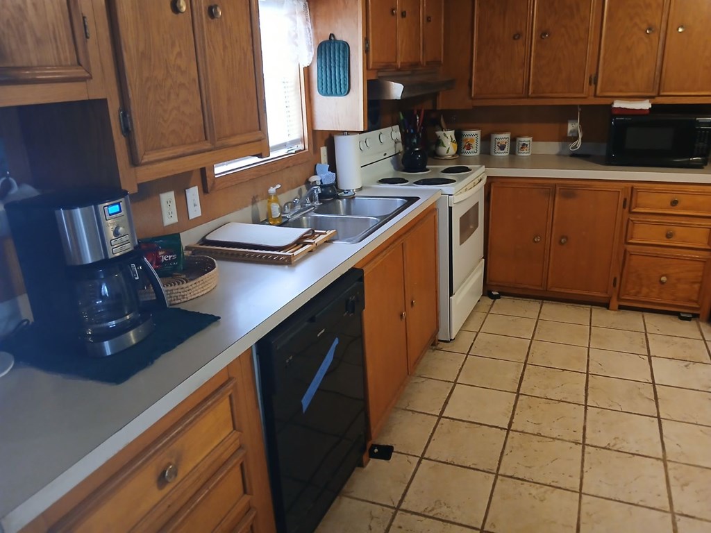 11033 Wink Lane Property Photo 6