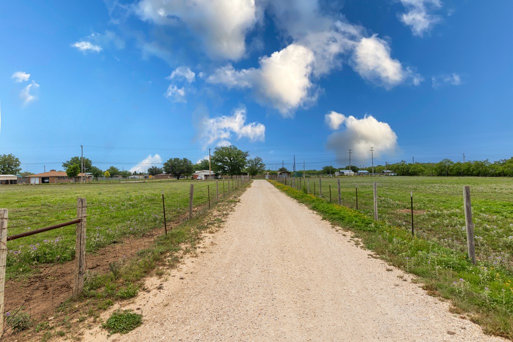 5425 Grape Creek Rd Property Photo 10
