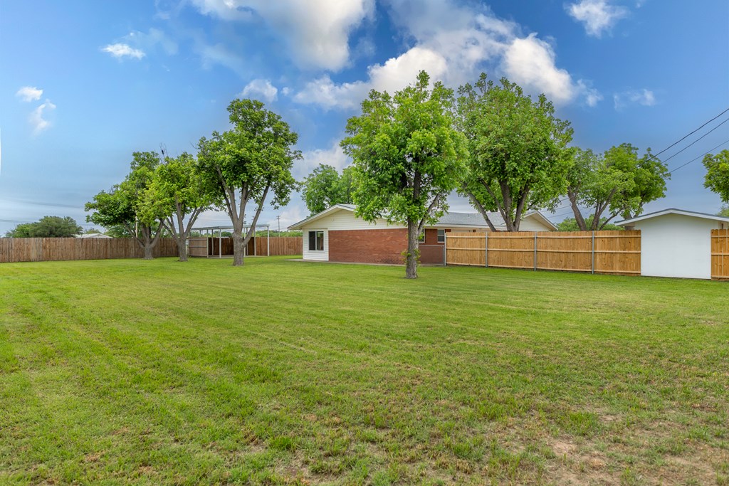5425 Grape Creek Rd Property Photo 16