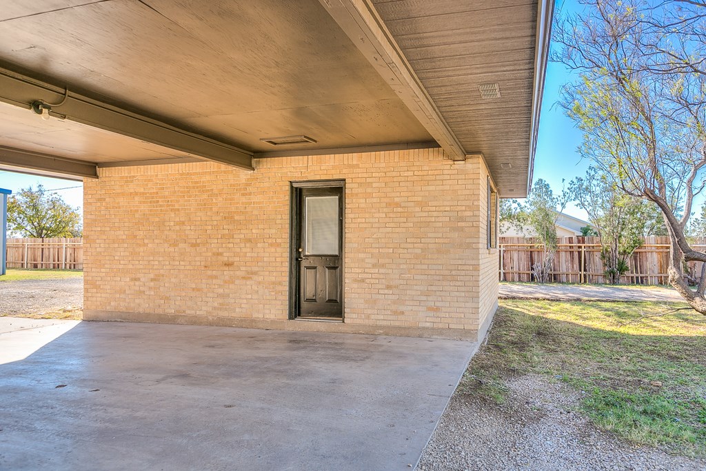 5438 S Loop 306 Property Photo 27