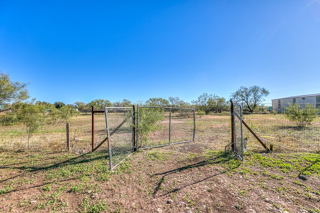 5438 S Loop 306 Property Photo 34