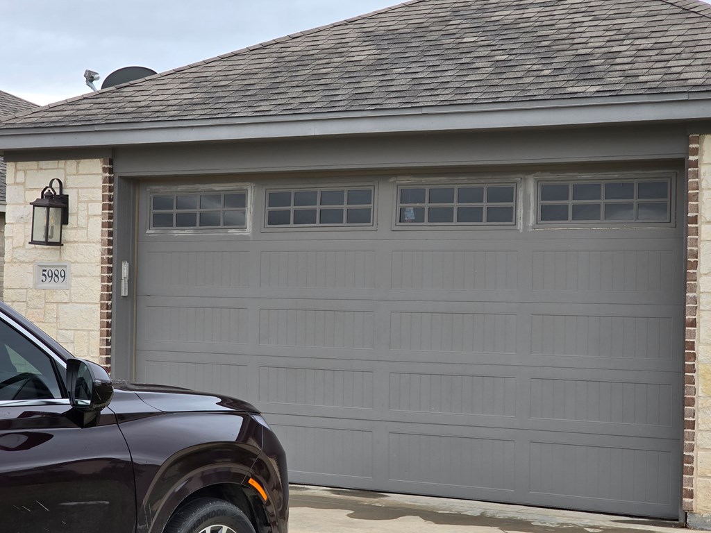 5989 Bridlewood Court Property Photo 2