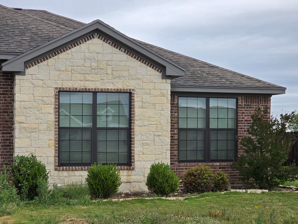 5989 Bridlewood Court Property Photo 3
