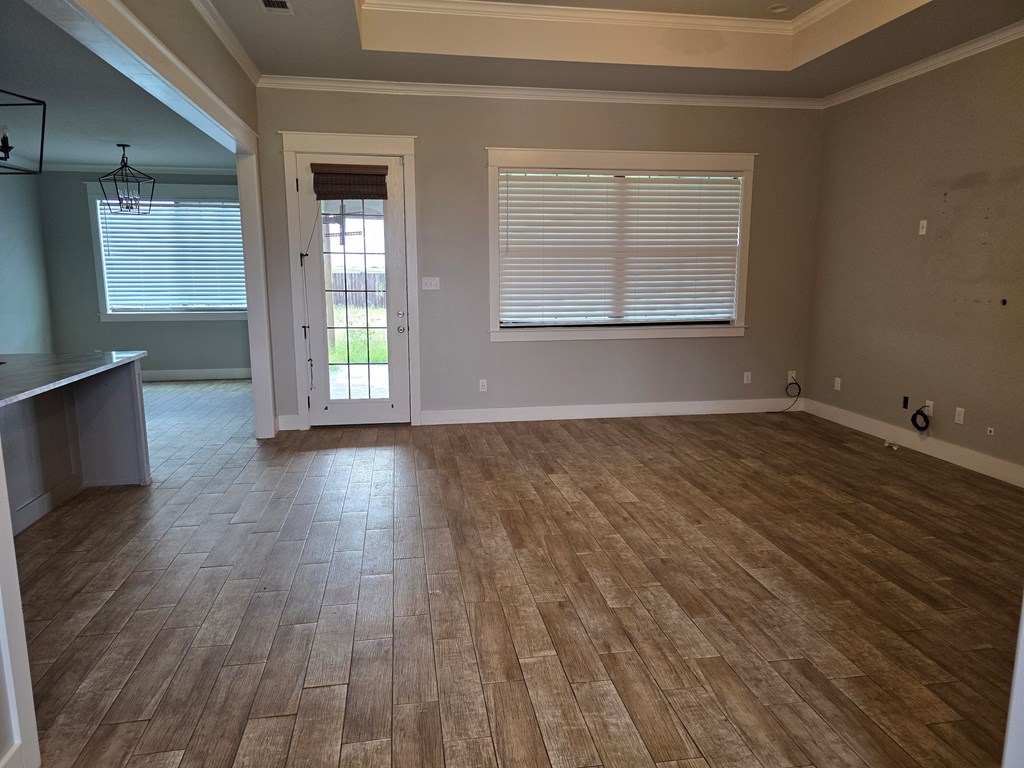 5989 Bridlewood Court Property Photo 4