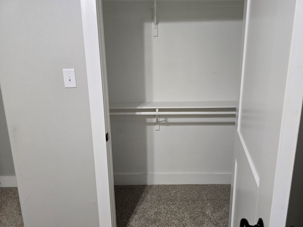 5989 Bridlewood Court Property Photo 8