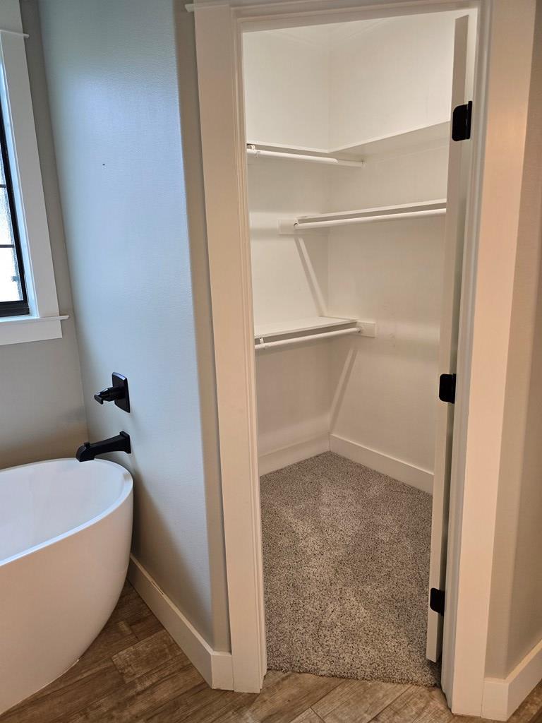 5989 Bridlewood Court Property Photo 18