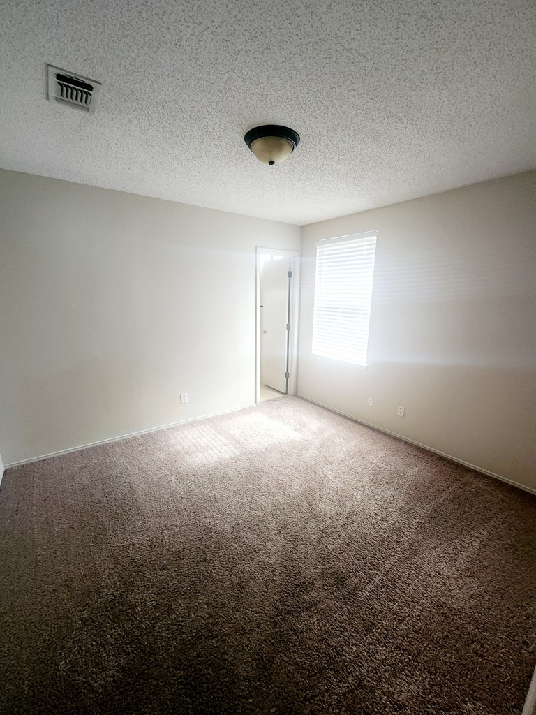 2302 1st Atlas St Property Photo 10